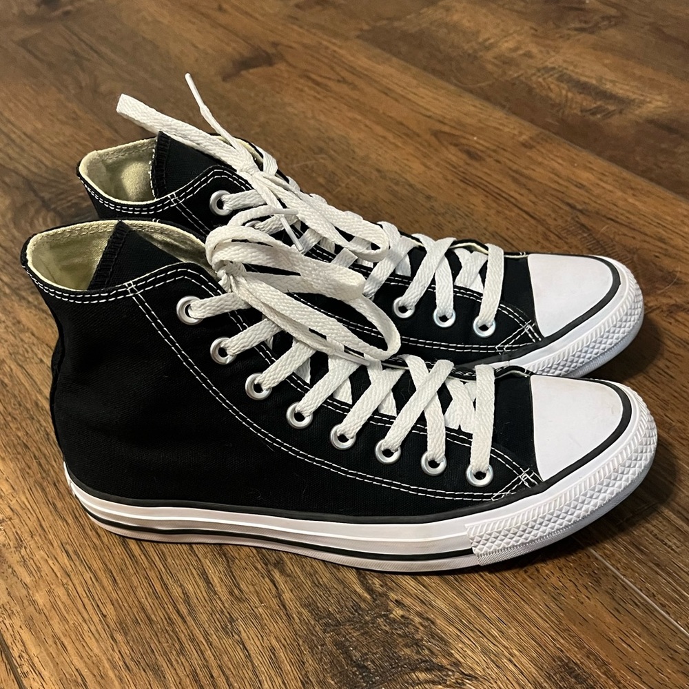 Chuck Taylor All Star Classic - Black High Top Converse